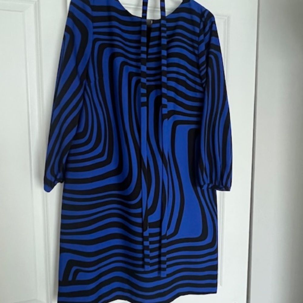 *NEW* Tahari Blue/Black Zebra Print Dress with Sleeves - Size 6